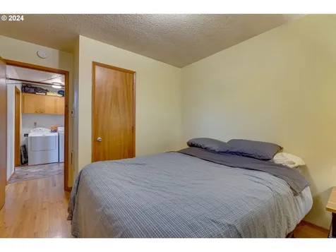 6508 Se Center Street Portland OR 97206