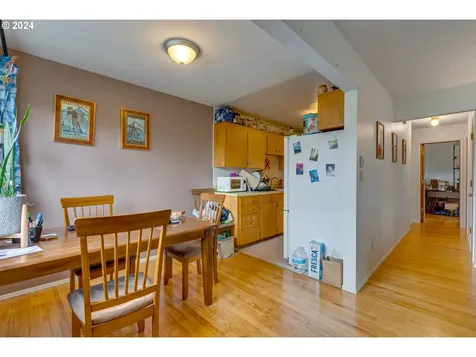 6508 Se Center Street Portland OR 97206