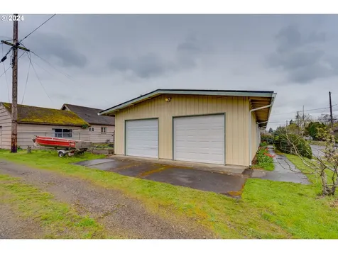 6508 Se Center Street Portland OR 97206