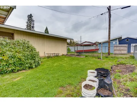 6508 Se Center Street Portland OR 97206