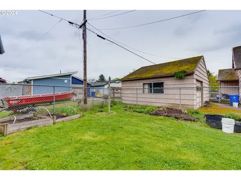 6508 Se Center Street Portland OR 97206
