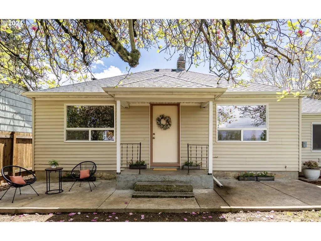 4515 Ne Holman Place Portland OR 97218
