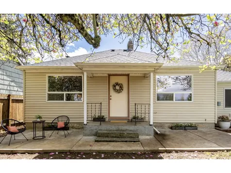 4515 Ne Holman Place Portland OR 97218