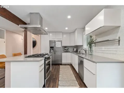 54 Van Fossen Court Eugene OR 97404