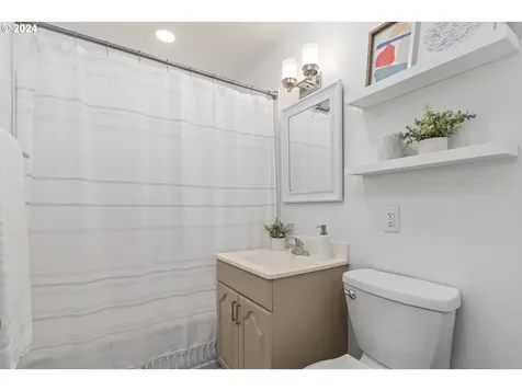 54 Van Fossen Court Eugene OR 97404