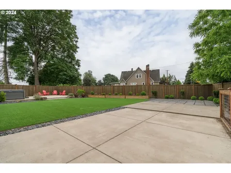 54 Van Fossen Court Eugene OR 97404