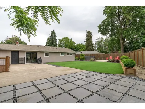 54 Van Fossen Court Eugene OR 97404