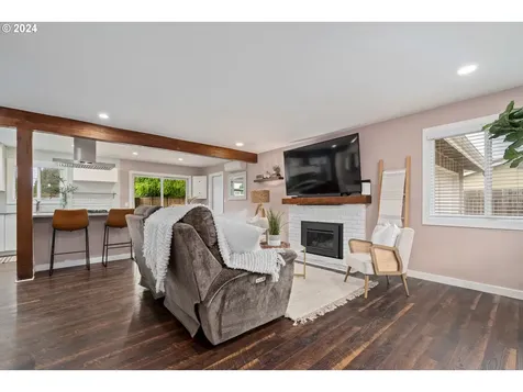 54 Van Fossen Court Eugene OR 97404