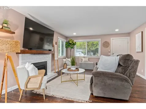 54 Van Fossen Court Eugene OR 97404