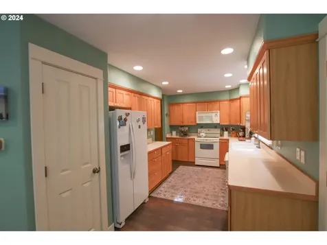 89108 Mercer View Drive Florence OR 97439
