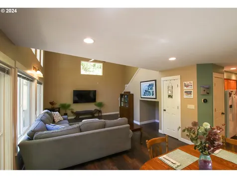 89108 Mercer View Drive Florence OR 97439