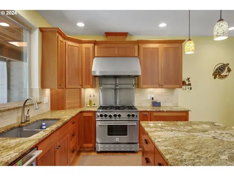 131 Sw Tualatin Loop West Linn OR 97068