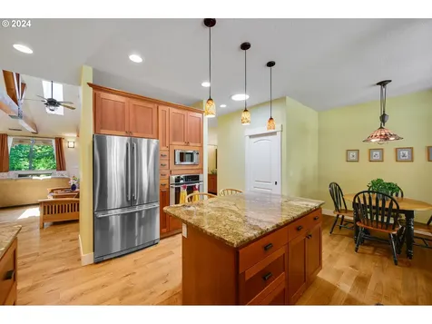 131 Sw Tualatin Loop West Linn OR 97068