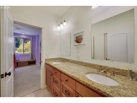131 Sw Tualatin Loop West Linn OR 97068