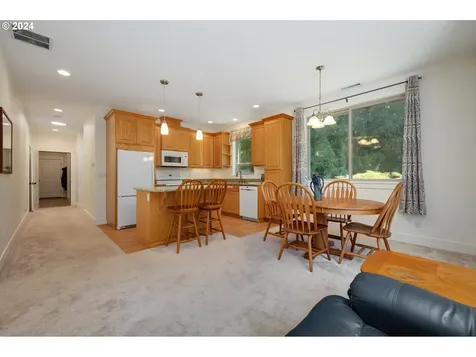 131 Sw Tualatin Loop West Linn OR 97068