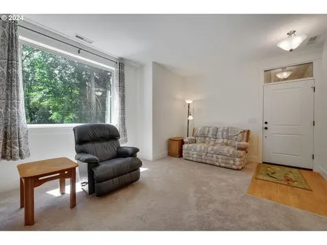 131 Sw Tualatin Loop West Linn OR 97068