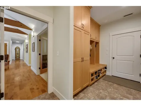 131 Sw Tualatin Loop West Linn OR 97068