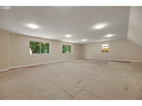 131 Sw Tualatin Loop West Linn OR 97068