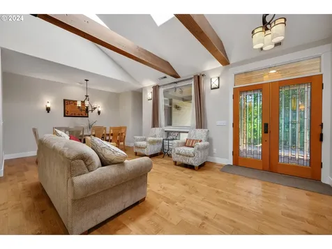 131 Sw Tualatin Loop West Linn OR 97068