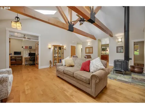 131 Sw Tualatin Loop West Linn OR 97068