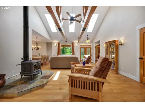 131 Sw Tualatin Loop West Linn OR 97068