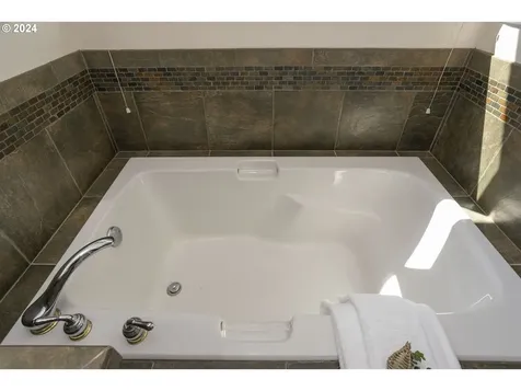 11027 Sw 110th Place Portland OR 97223
