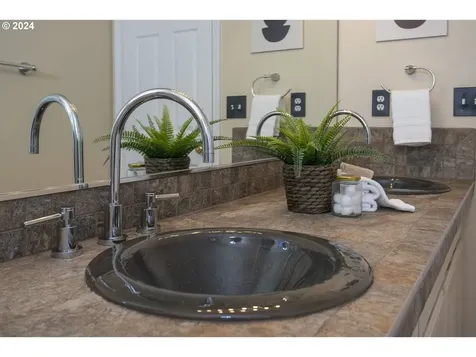 11027 Sw 110th Place Portland OR 97223