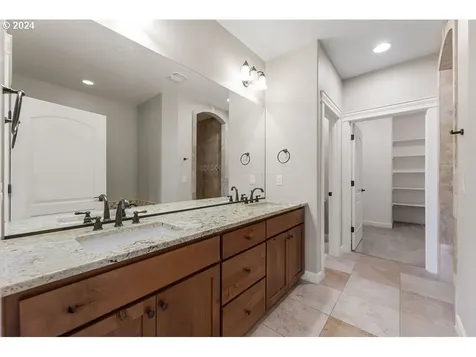 5813 Nw 25th Avenue Camas WA 98607