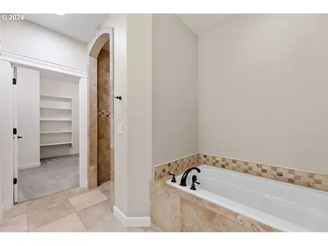 5813 Nw 25th Avenue Camas WA 98607