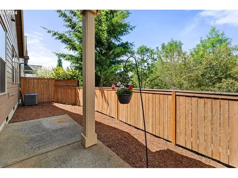 5813 Nw 25th Avenue Camas WA 98607