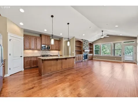 5813 Nw 25th Avenue Camas WA 98607