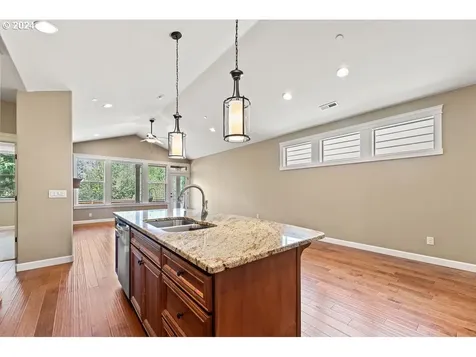 5813 Nw 25th Avenue Camas WA 98607