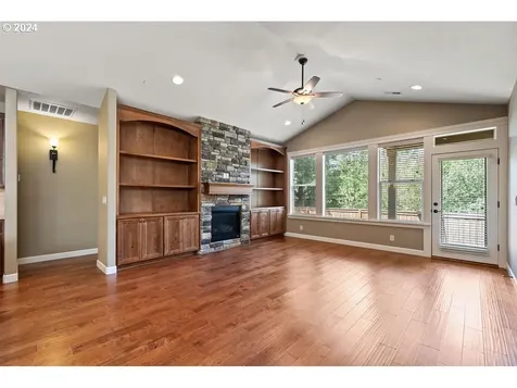 5813 Nw 25th Avenue Camas WA 98607