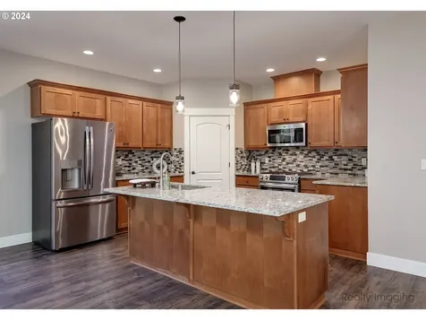2035 34th Street Washougal WA 98671