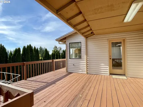 3804 T Circle Washougal WA 98671