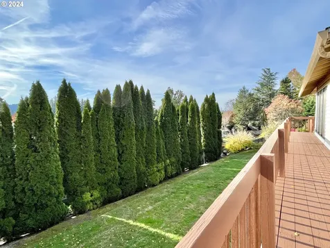 3804 T Circle Washougal WA 98671