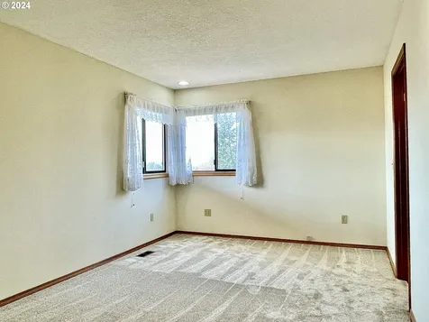 3804 T Circle Washougal WA 98671