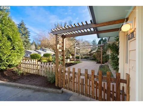 3538 SE Willow Street Hillsboro OR 97123