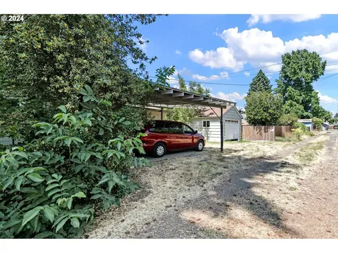 764 W 8th Avenue Junction City OR 97448