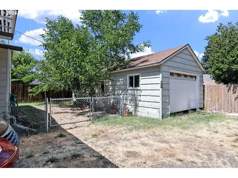 764 W 8th Avenue Junction City OR 97448