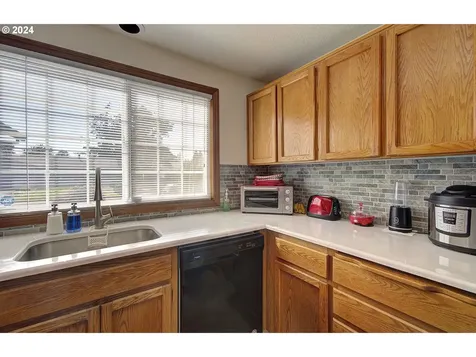 1404 Ne 236th Avenue Wood Village OR 97060