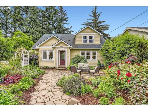 4332 Sw Lobelia Street Portland OR 97219