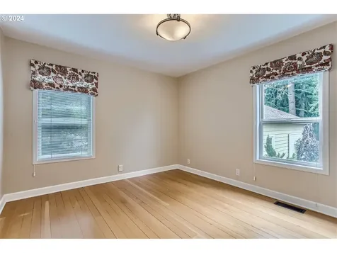 4332 Sw Lobelia Street Portland OR 97219