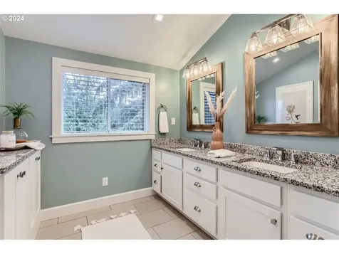 4332 Sw Lobelia Street Portland OR 97219