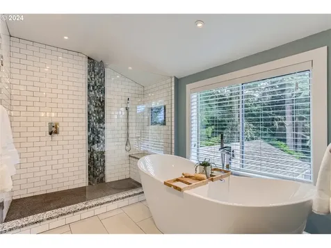 4332 Sw Lobelia Street Portland OR 97219