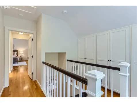 4332 Sw Lobelia Street Portland OR 97219