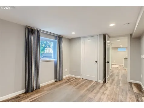 4332 Sw Lobelia Street Portland OR 97219