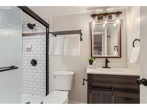 4332 Sw Lobelia Street Portland OR 97219