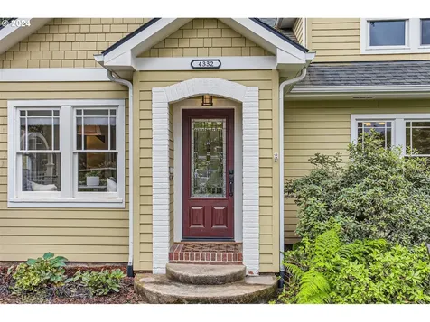 4332 Sw Lobelia Street Portland OR 97219