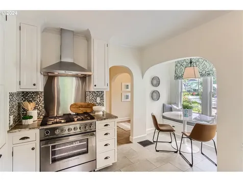 4332 Sw Lobelia Street Portland OR 97219
